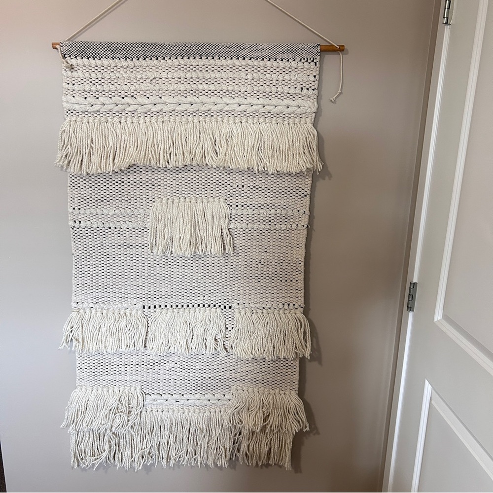 Macrame Wall Hanging - large - Picture 3 of 4